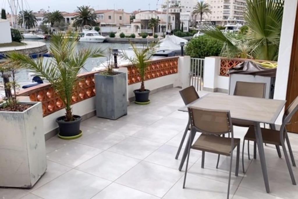 Appartement Terrasse Emplacement N° 1 Empuriabrava Exteriör bild
